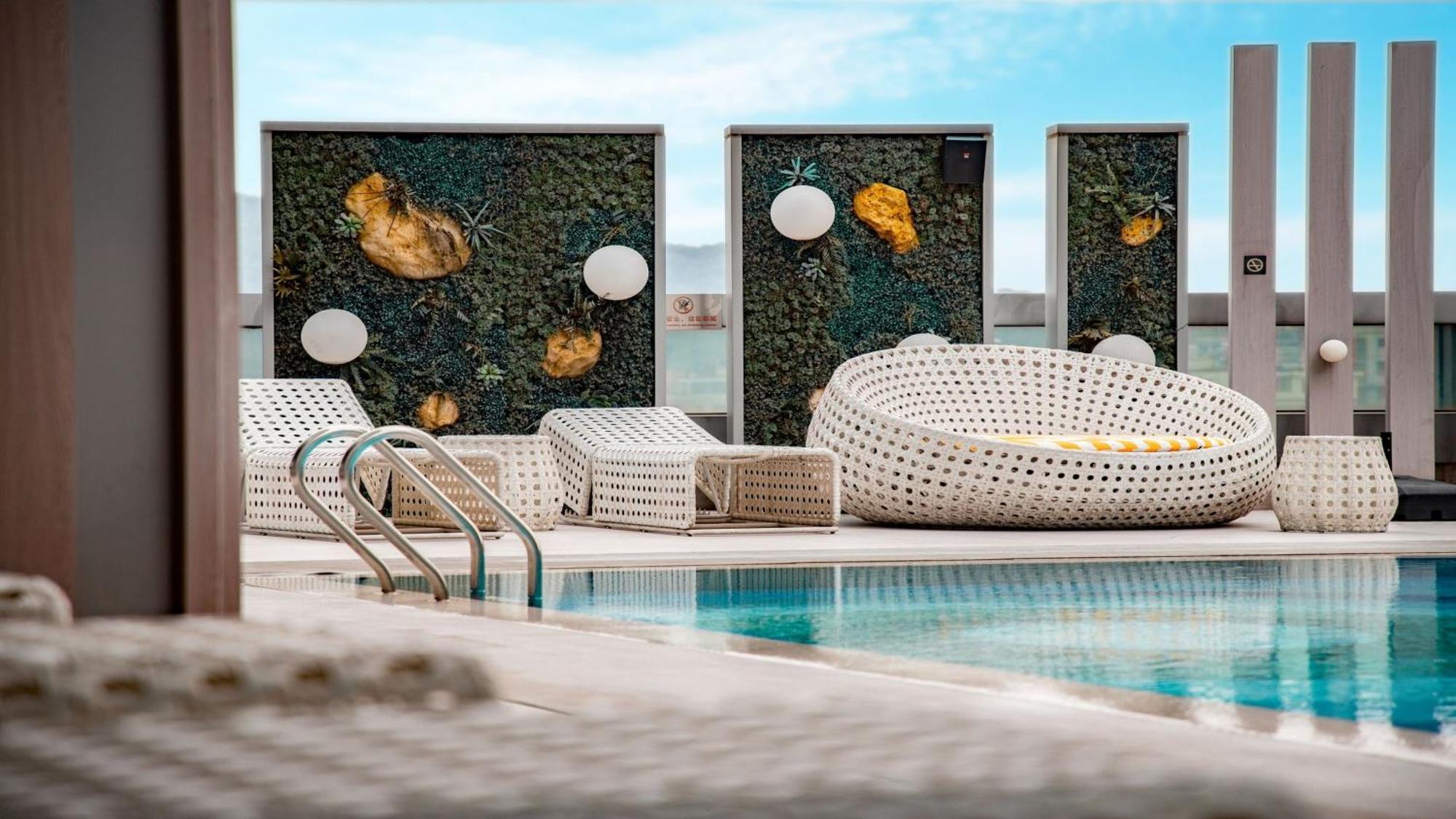 Holiday Inn Guangzhou South Lake Hotel - Ideal For Business & Leisure Εξωτερικό φωτογραφία