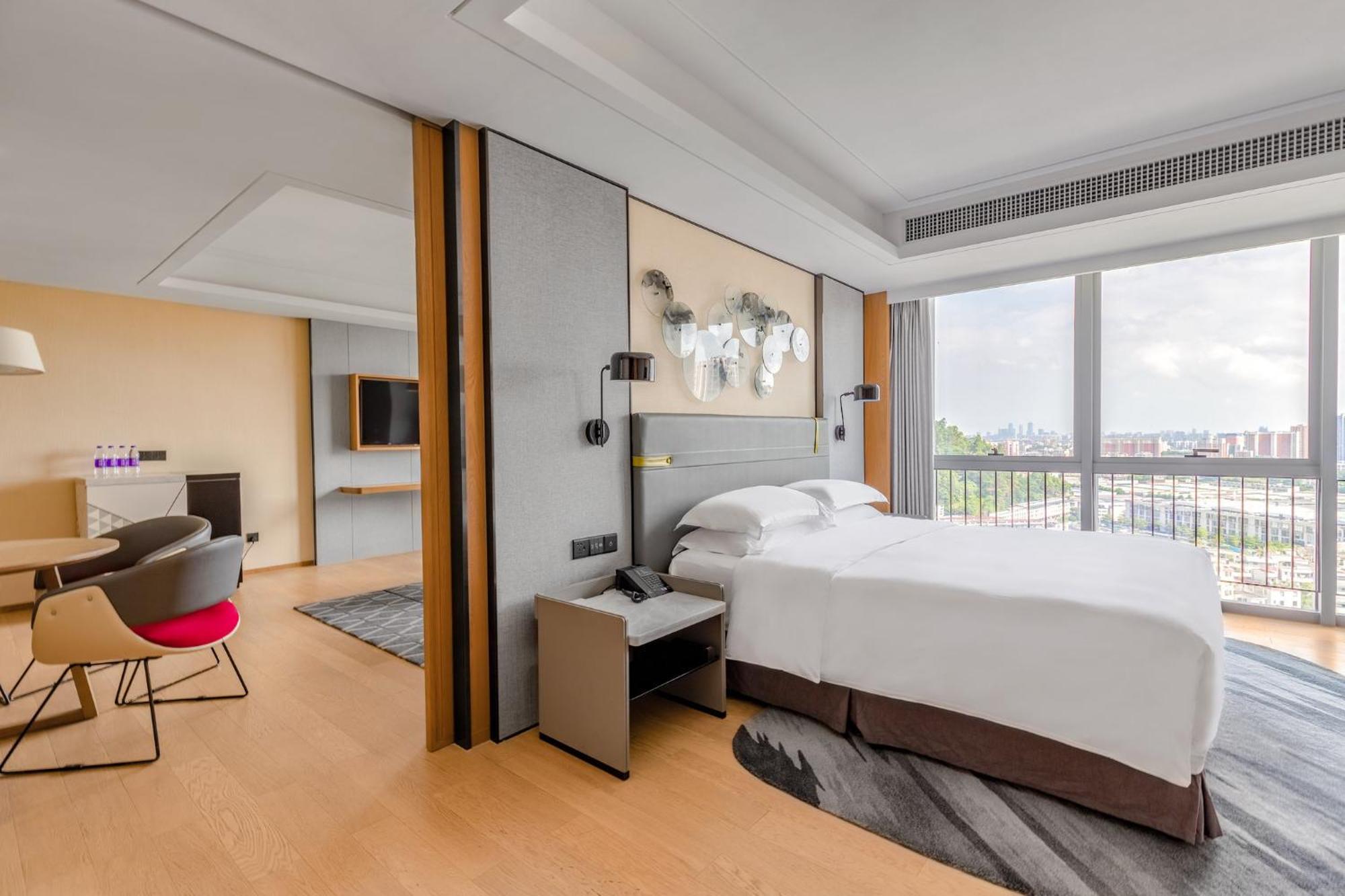 Holiday Inn Guangzhou South Lake Hotel - Ideal For Business & Leisure Εξωτερικό φωτογραφία